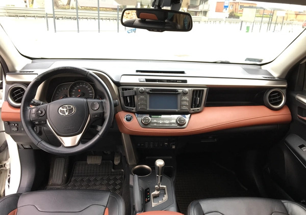Toyota RAV4 cena 67000 przebieg: 195360, rok produkcji 2014 z Gdynia małe 56